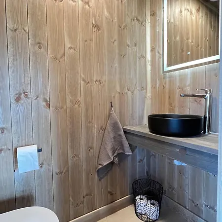 Skogsbu - Stylish, Close To Centers And Hiking Trails 別荘